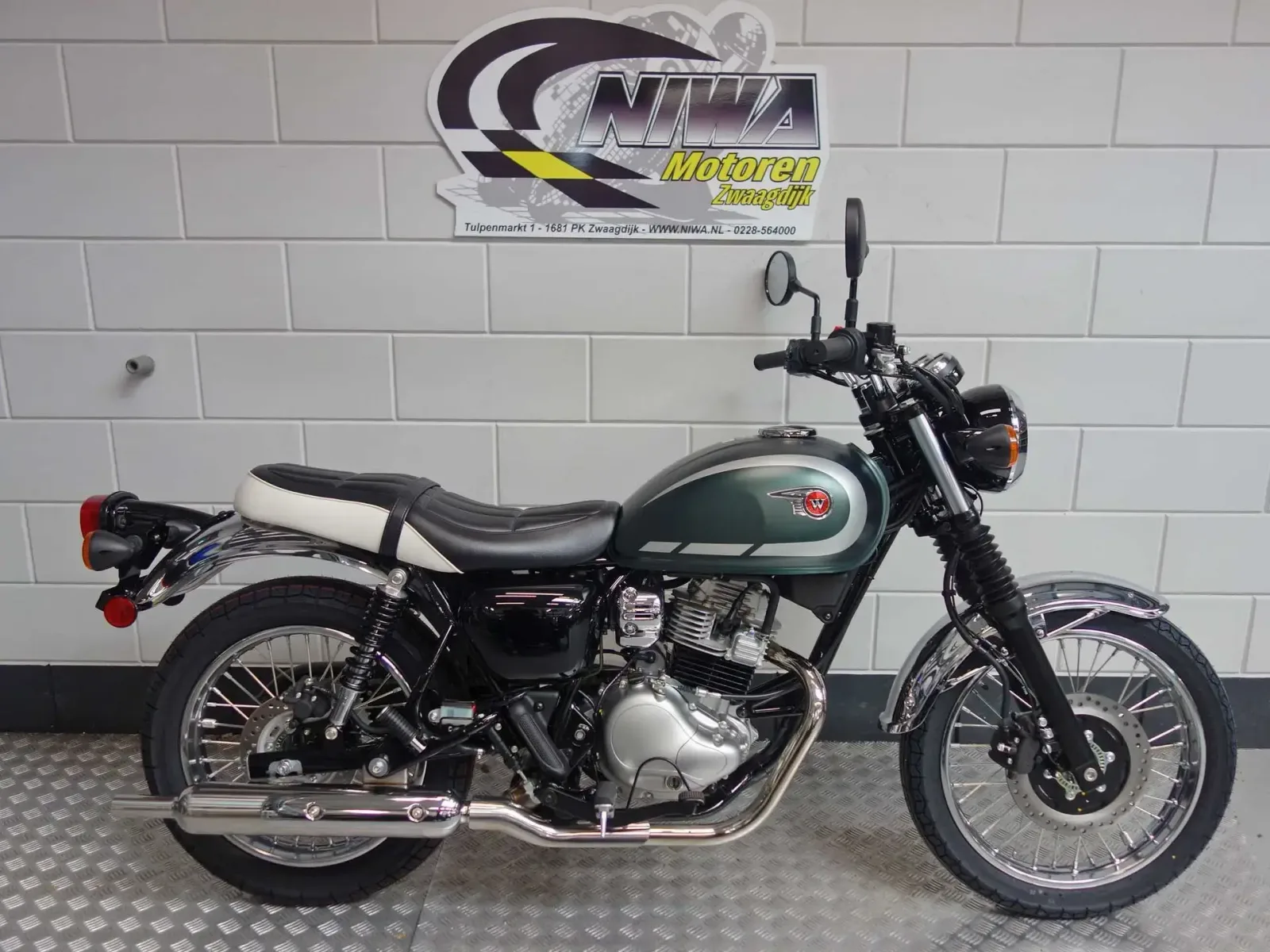 Kawasaki W230 (2026) — foto 1