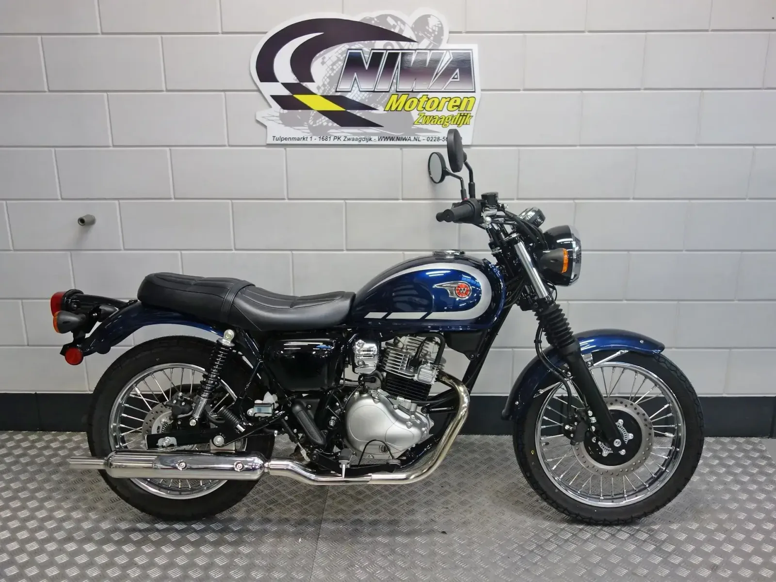 Kawasaki W230 (2026) — foto 1