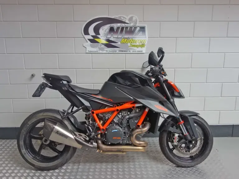 KTM 1290 SuperDuke R (2021) — foto 1