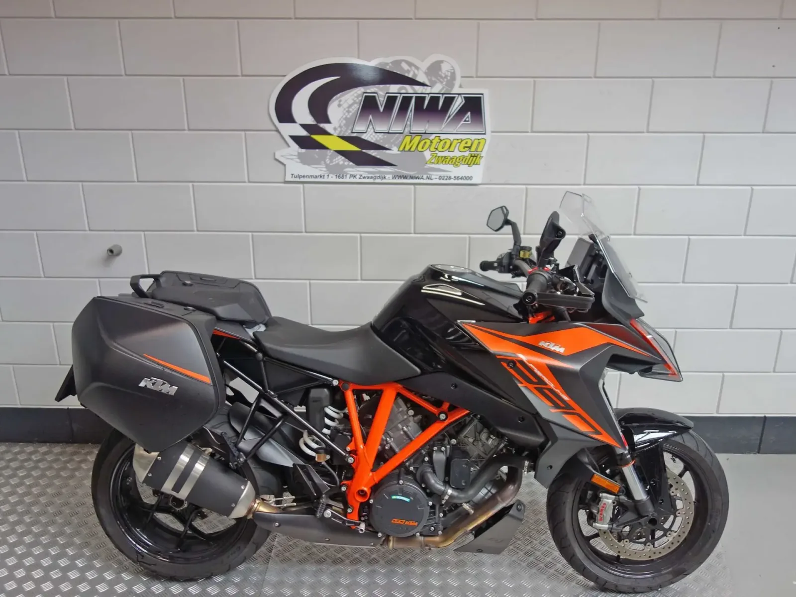 KTM 1290 Super Duke GT (2021) — foto 1