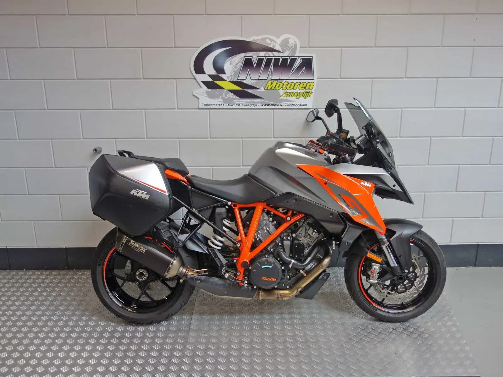 KTM 1290 Super Duke GT (2017) — foto 1