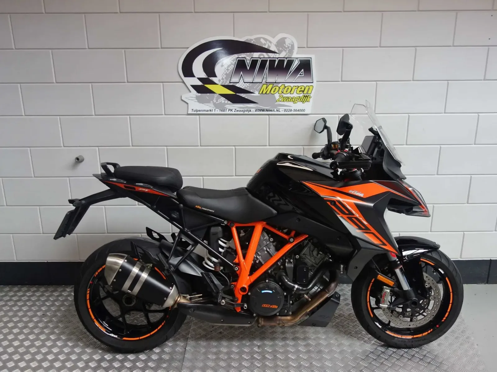 KTM 1290 Super Duke GT (2019) — foto 1