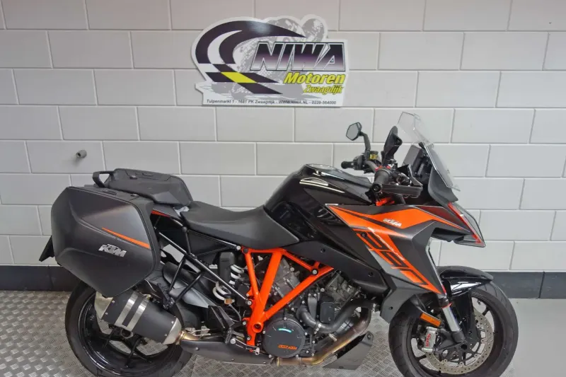 KTM 1290 Super Duke GT (2021)