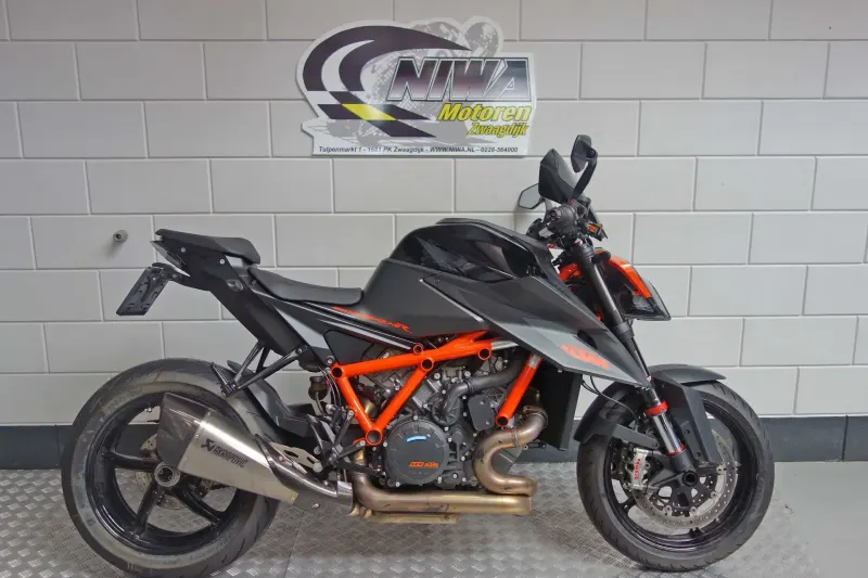 KTM 1290 SuperDuke R (2021)