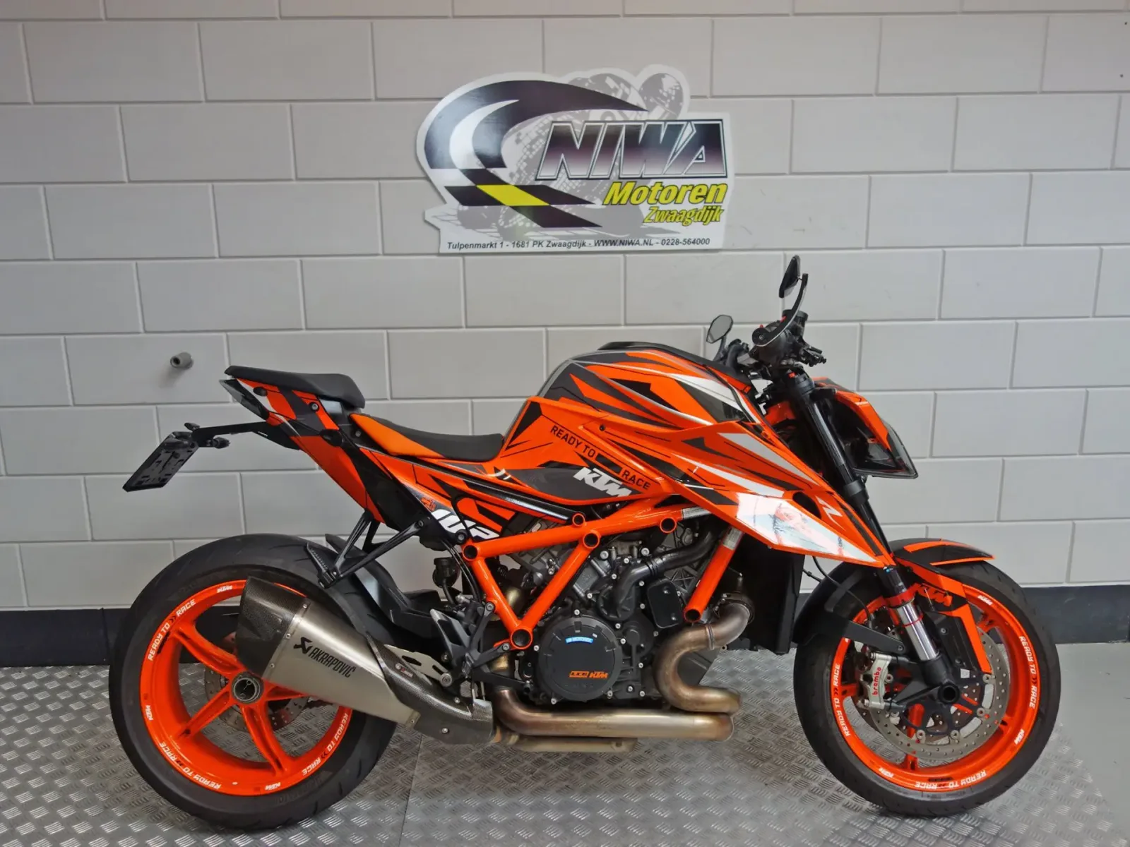 KTM 1290 SuperDuke R (2024) — foto 1