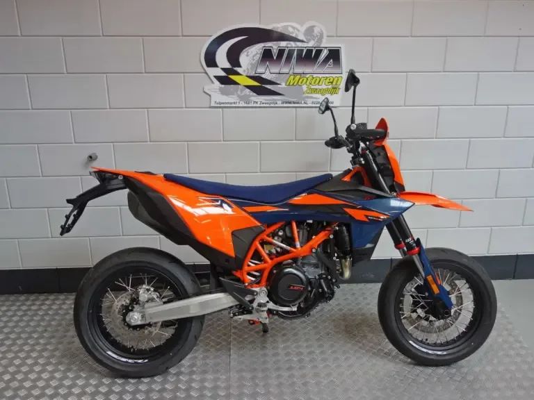 KTM 690 SMC R (2026) — foto 1