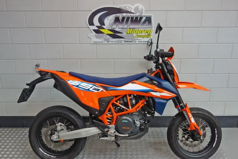 KTM 690 SMC R (2024)
