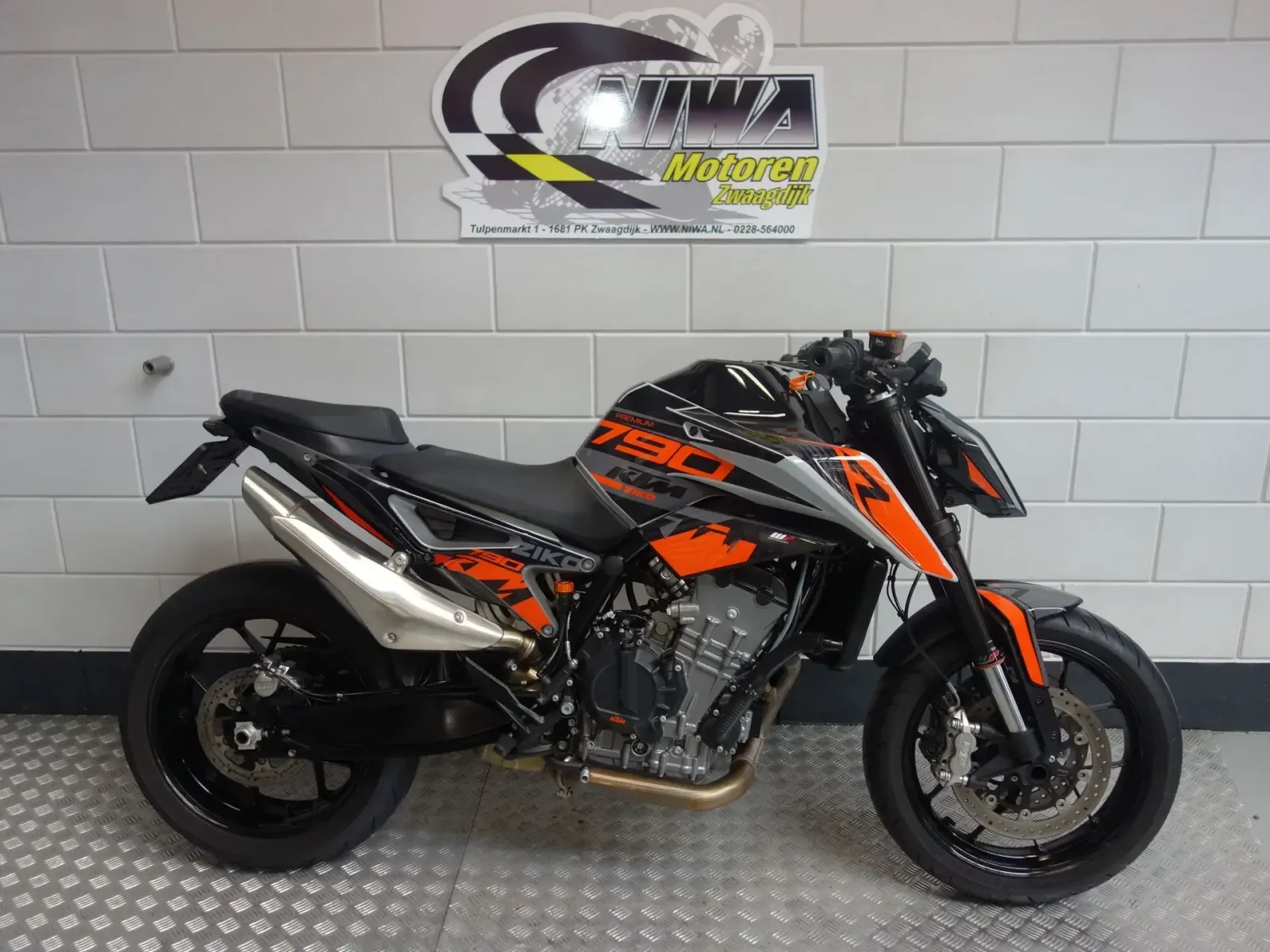 KTM 790 Duke (2024) — foto 1