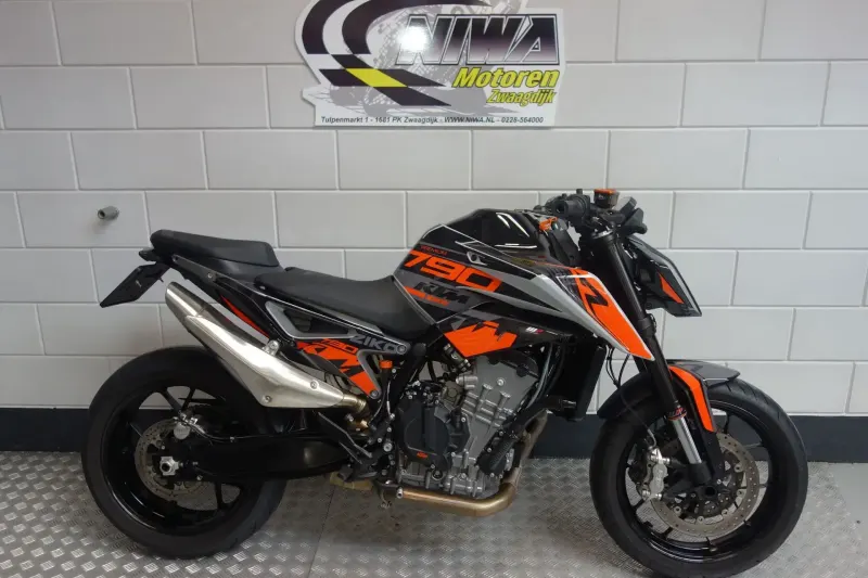 KTM 790 Duke (2024)
