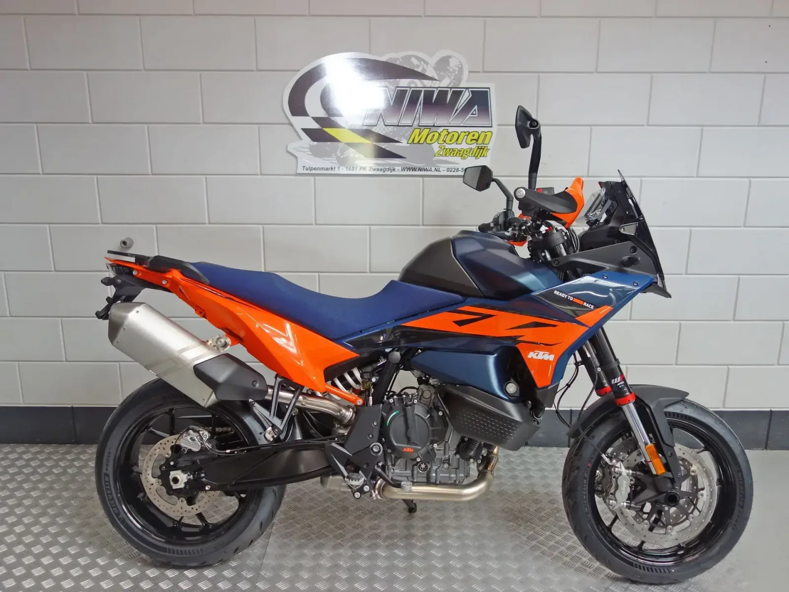 KTM 890 SMT (2026) — foto 1