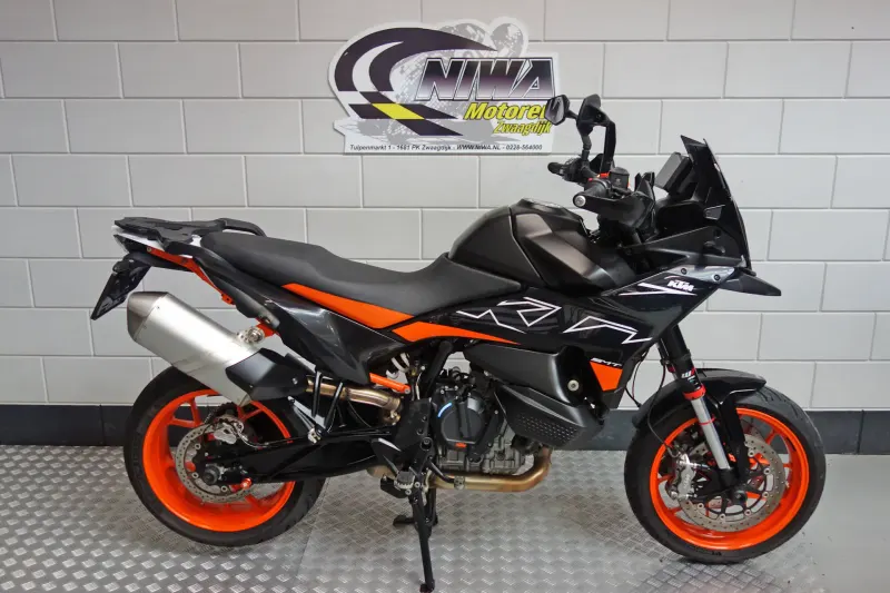 KTM 890 SMT (2024)