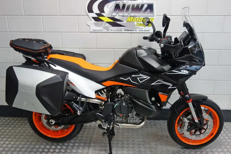 KTM 890 SMT (2025)