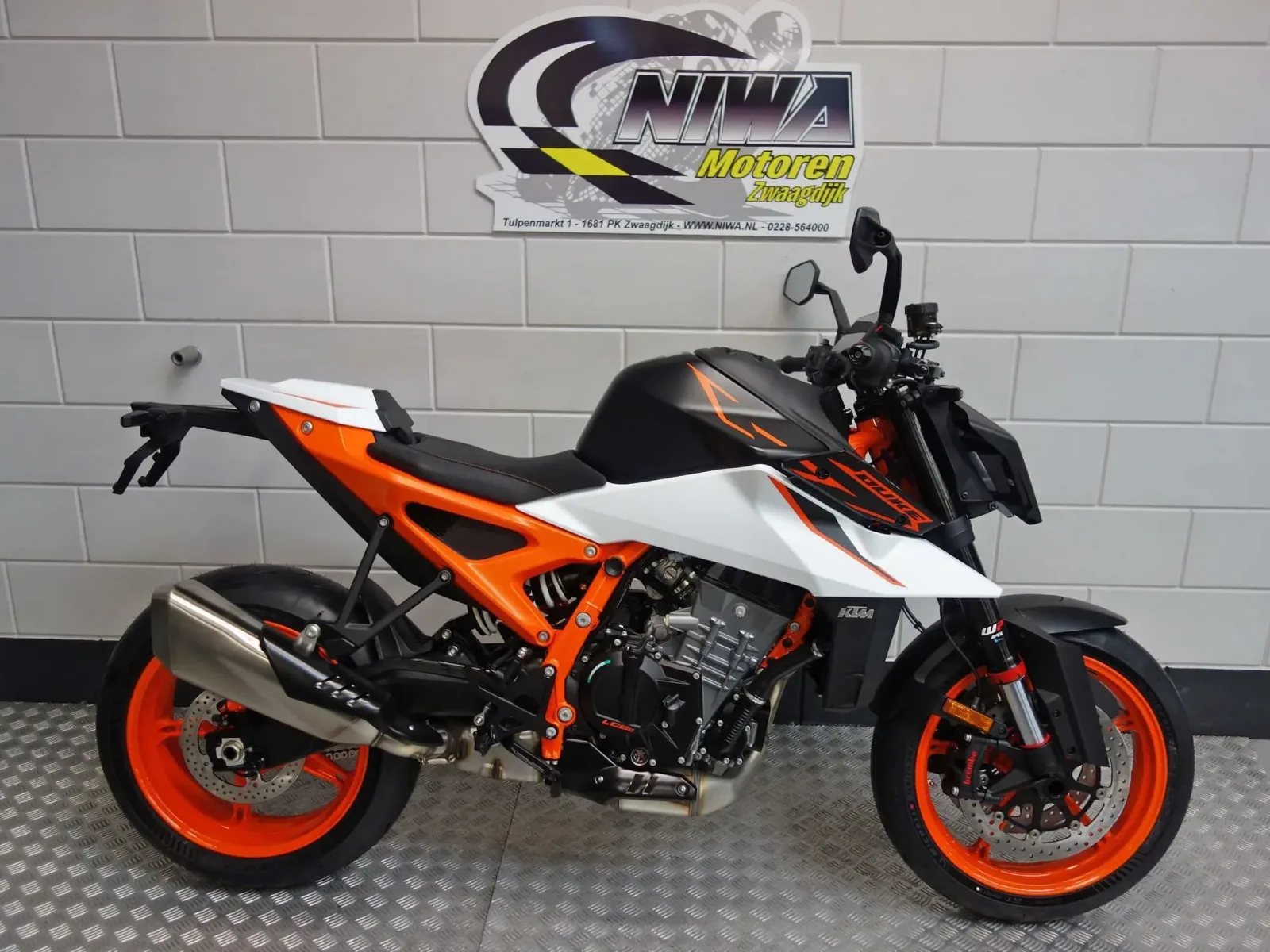 KTM 990 Duke R (2026) — foto 1