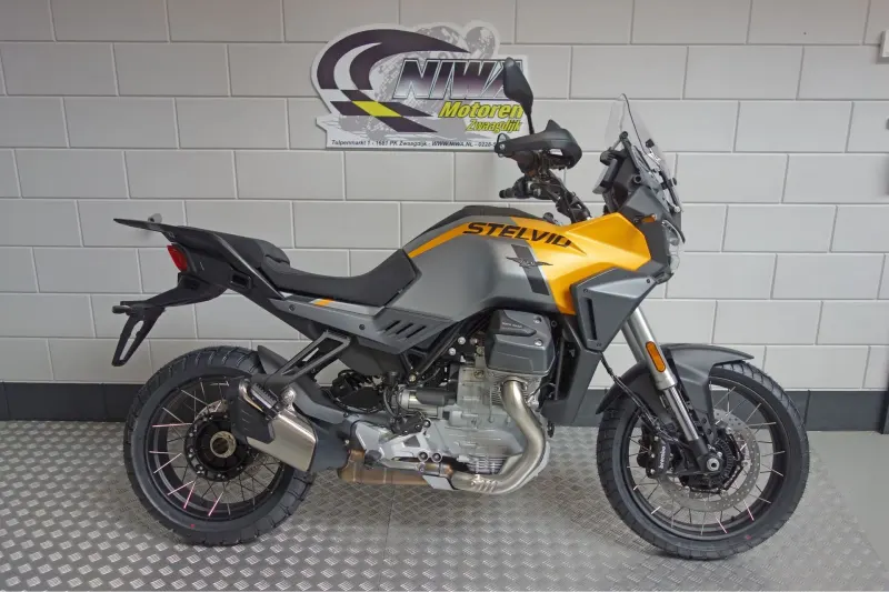 Moto Guzzi Stelvio (2025)