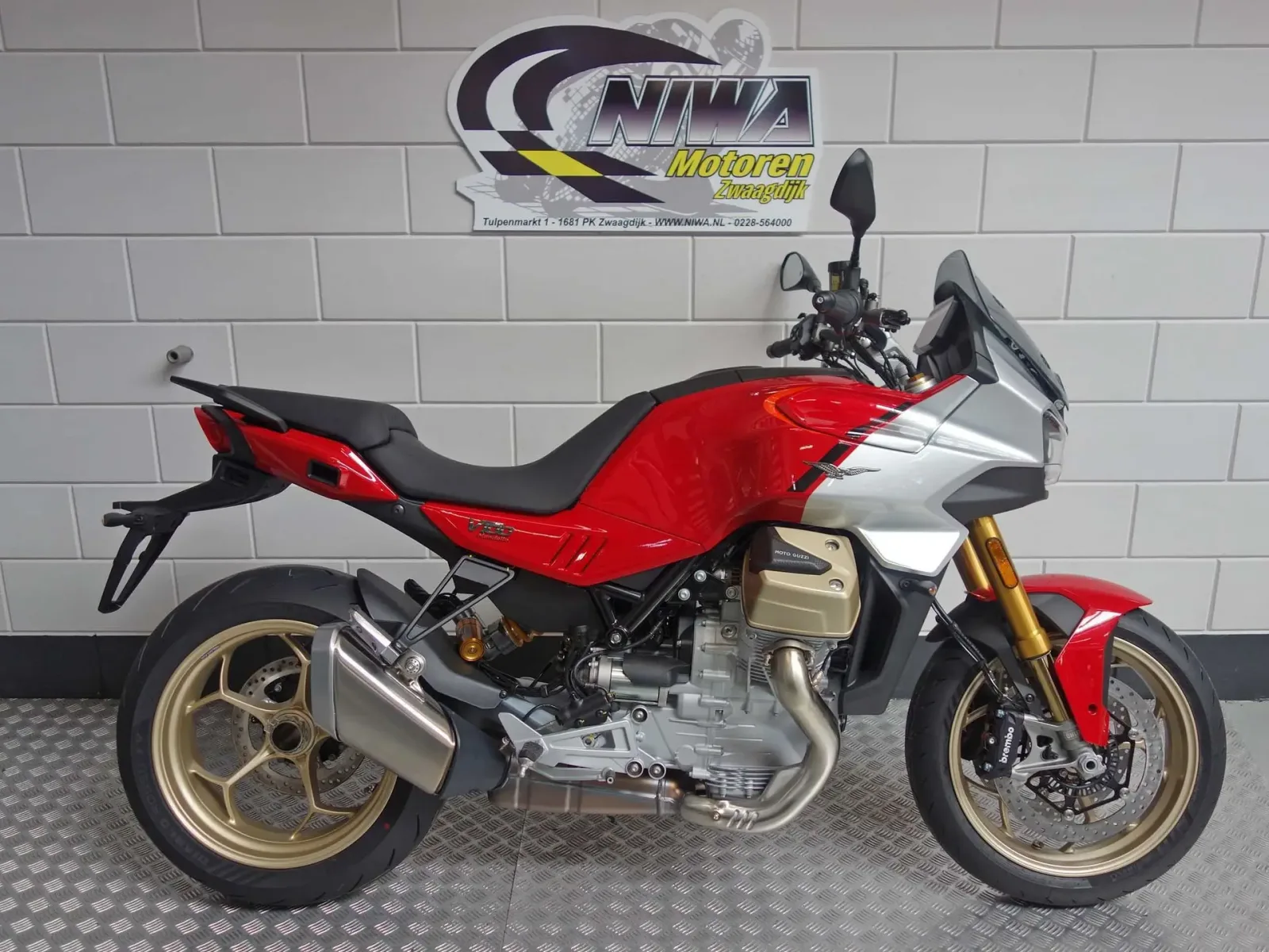 Moto Guzzi V100 Mandello S (2026) — foto 1