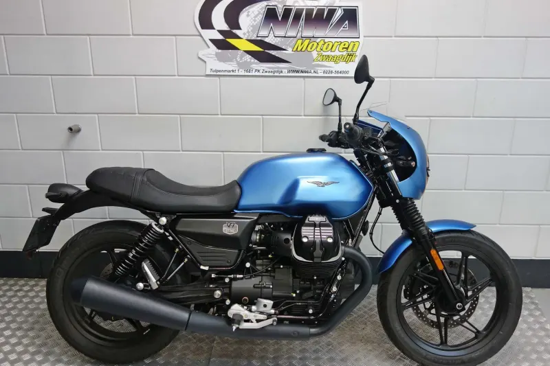 Moto Guzzi V7 Stone (2025)