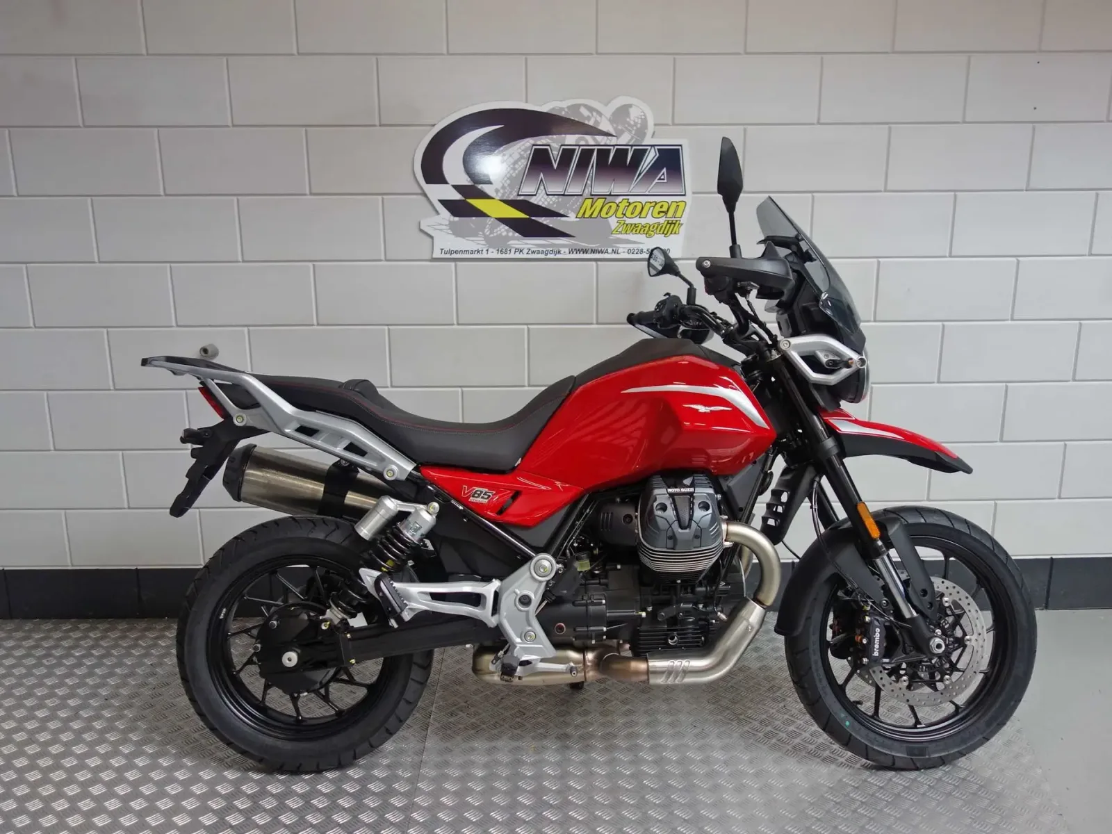 Moto Guzzi V85 Strada (2026) — foto 1