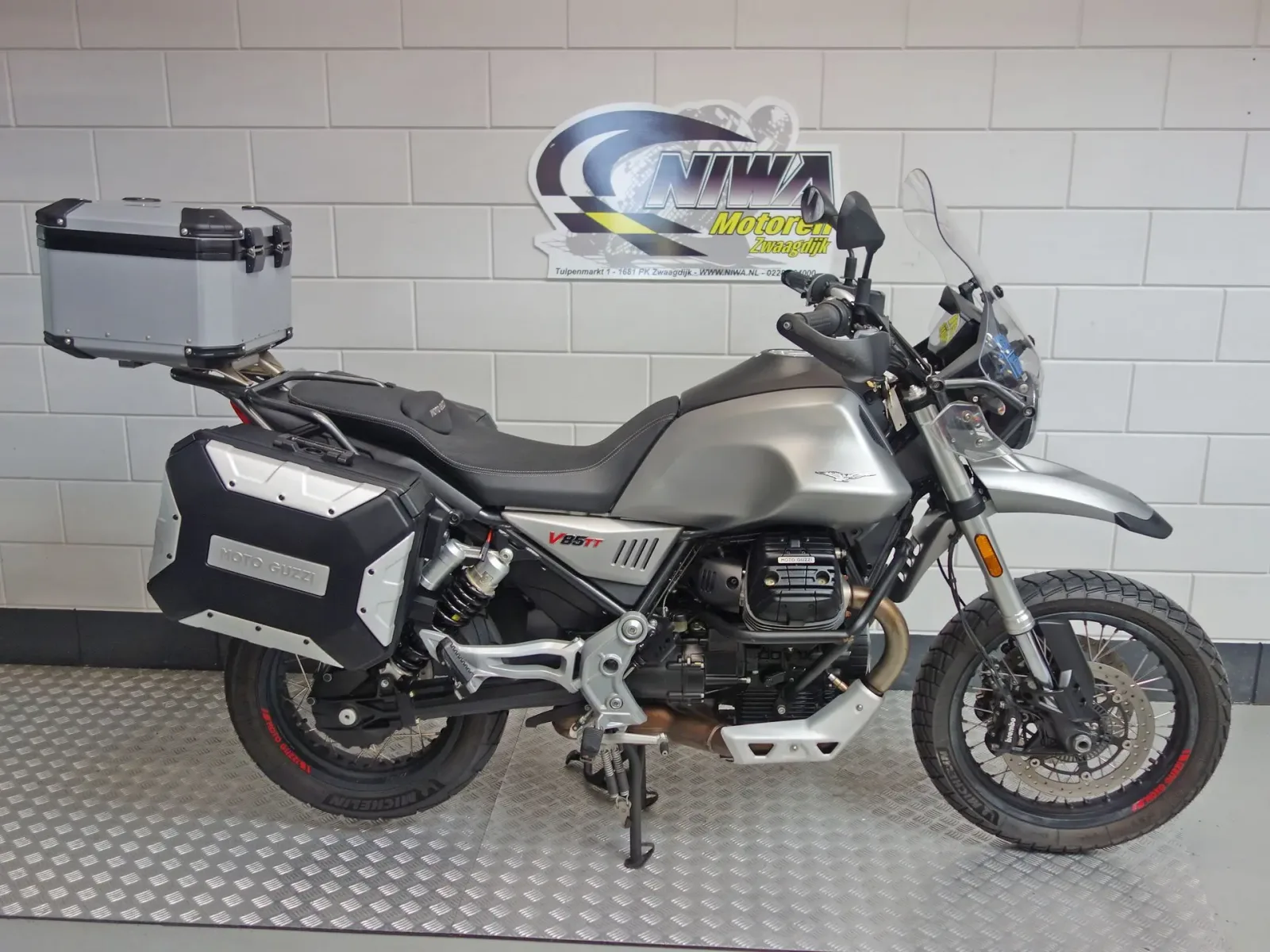 Moto Guzzi V85 TT (2020) — foto 1