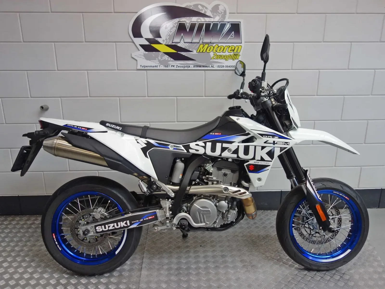 Suzuki DR Z4SM (2026) — foto 1