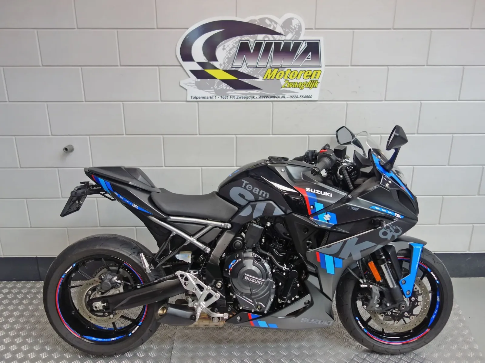Suzuki GSX-8R (2025) — foto 1