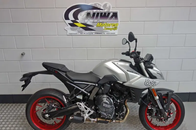 Suzuki GSX-8S (2025)