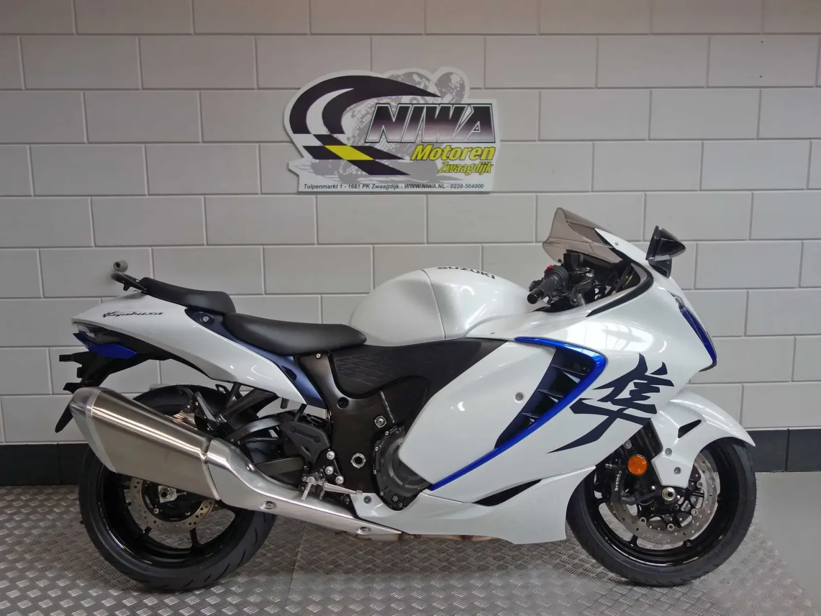 Suzuki GSX-R 1300 Hayabusa (2026) — foto 1