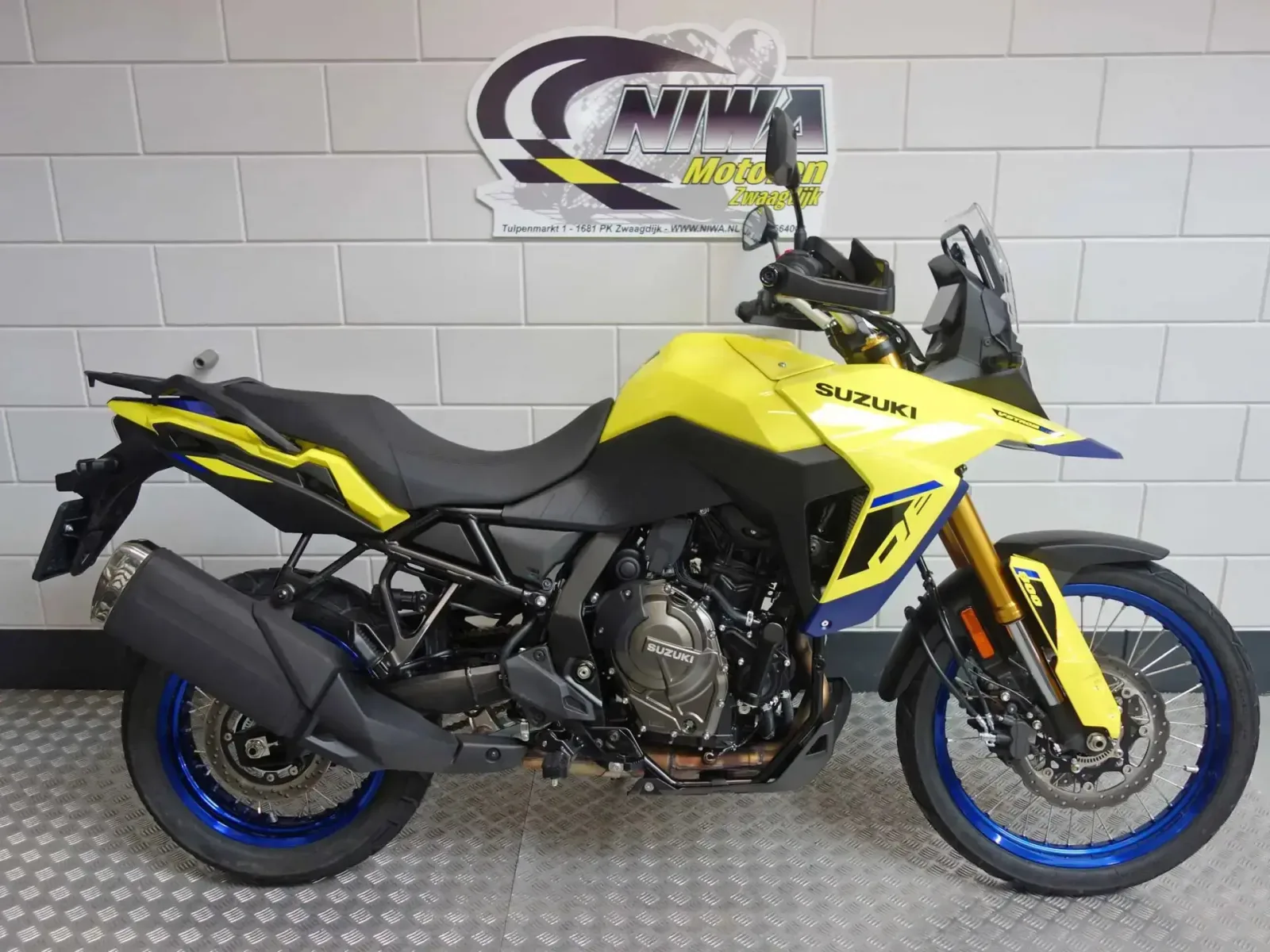 Suzuki V-Strom 800 DE (0) — foto 1