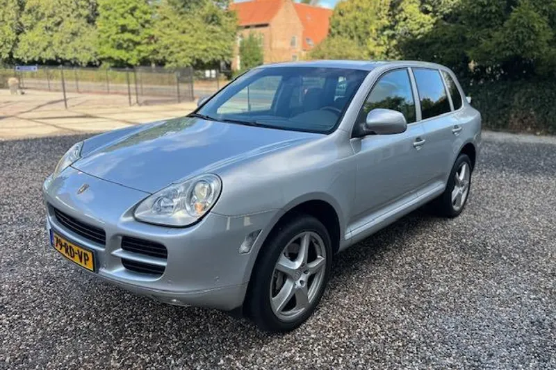 Porsche Cayenne (2005)