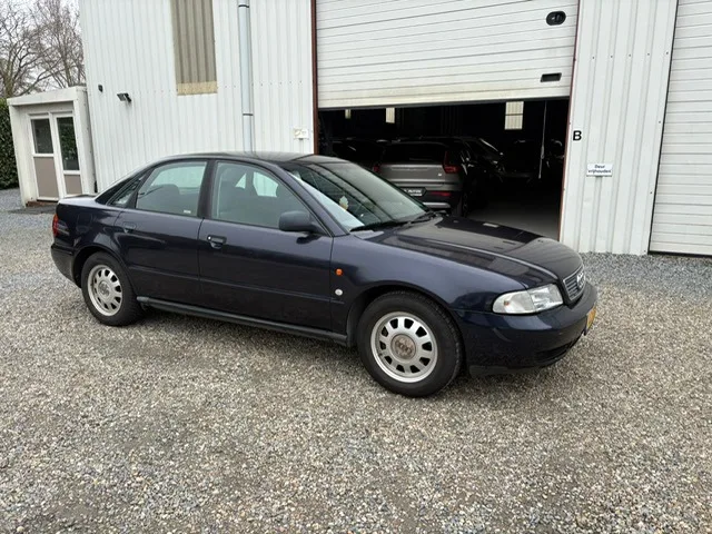 Audi A4 (1995) — foto 1
