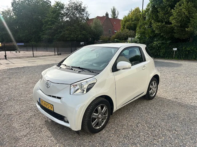 Toyota iQ (2009) — foto 1