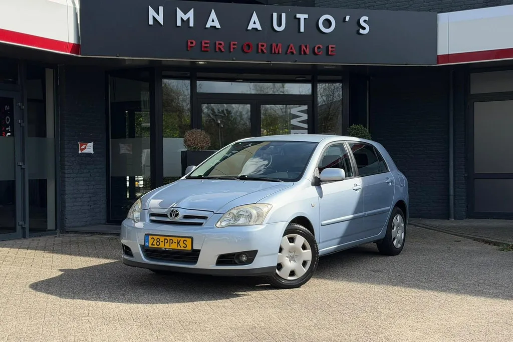Toyota Corolla (2004) — foto 1