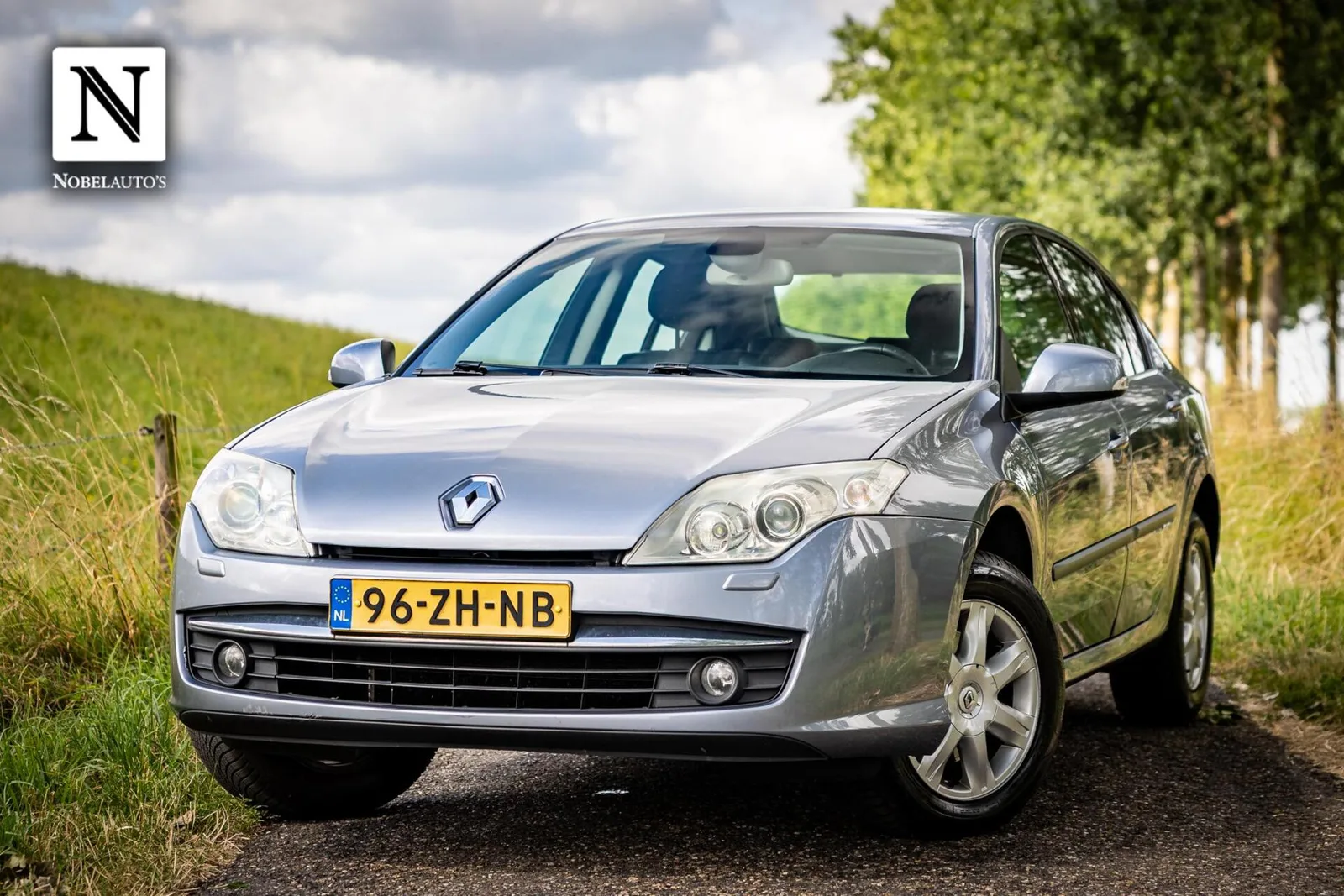 Renault Laguna (2008) — foto 1