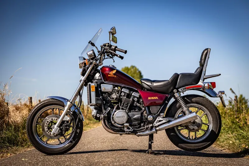 Honda Chopper VF 700C Magna (1984)