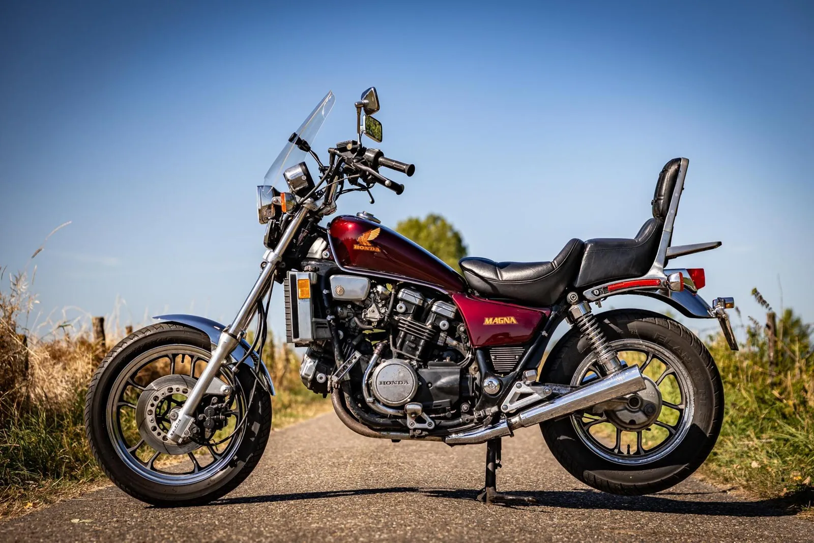 Honda Chopper VF 700C Magna (1984) — foto 1