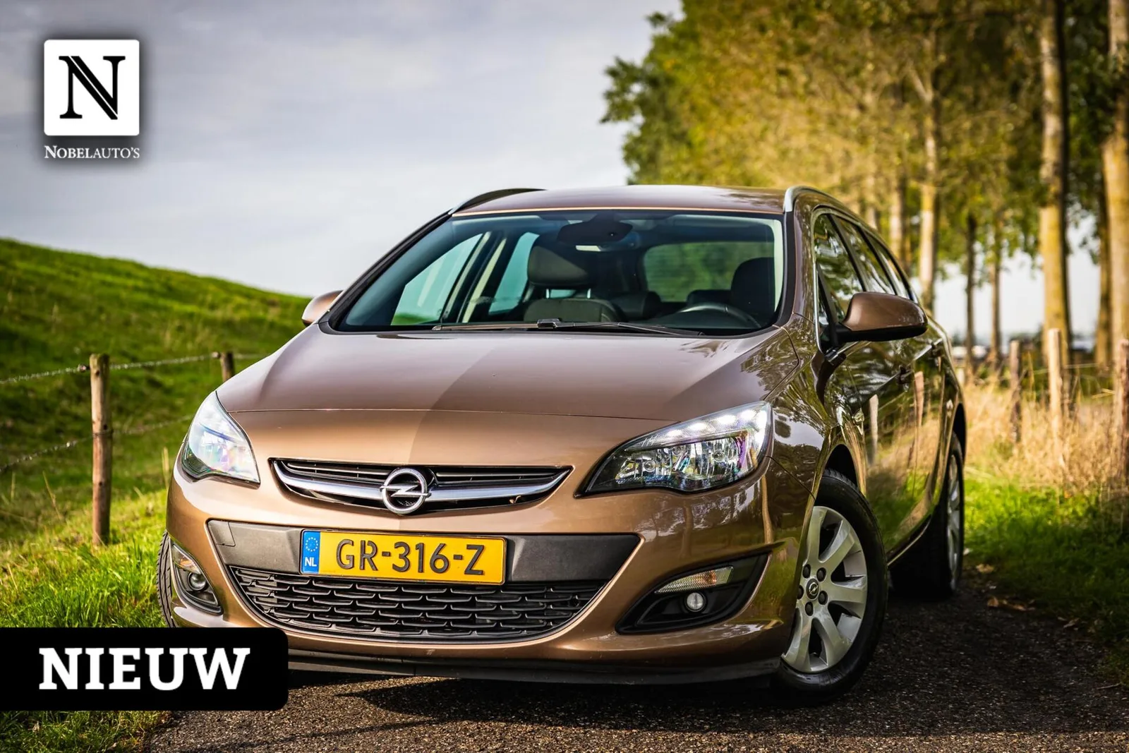 Opel Astra (2015) — foto 1