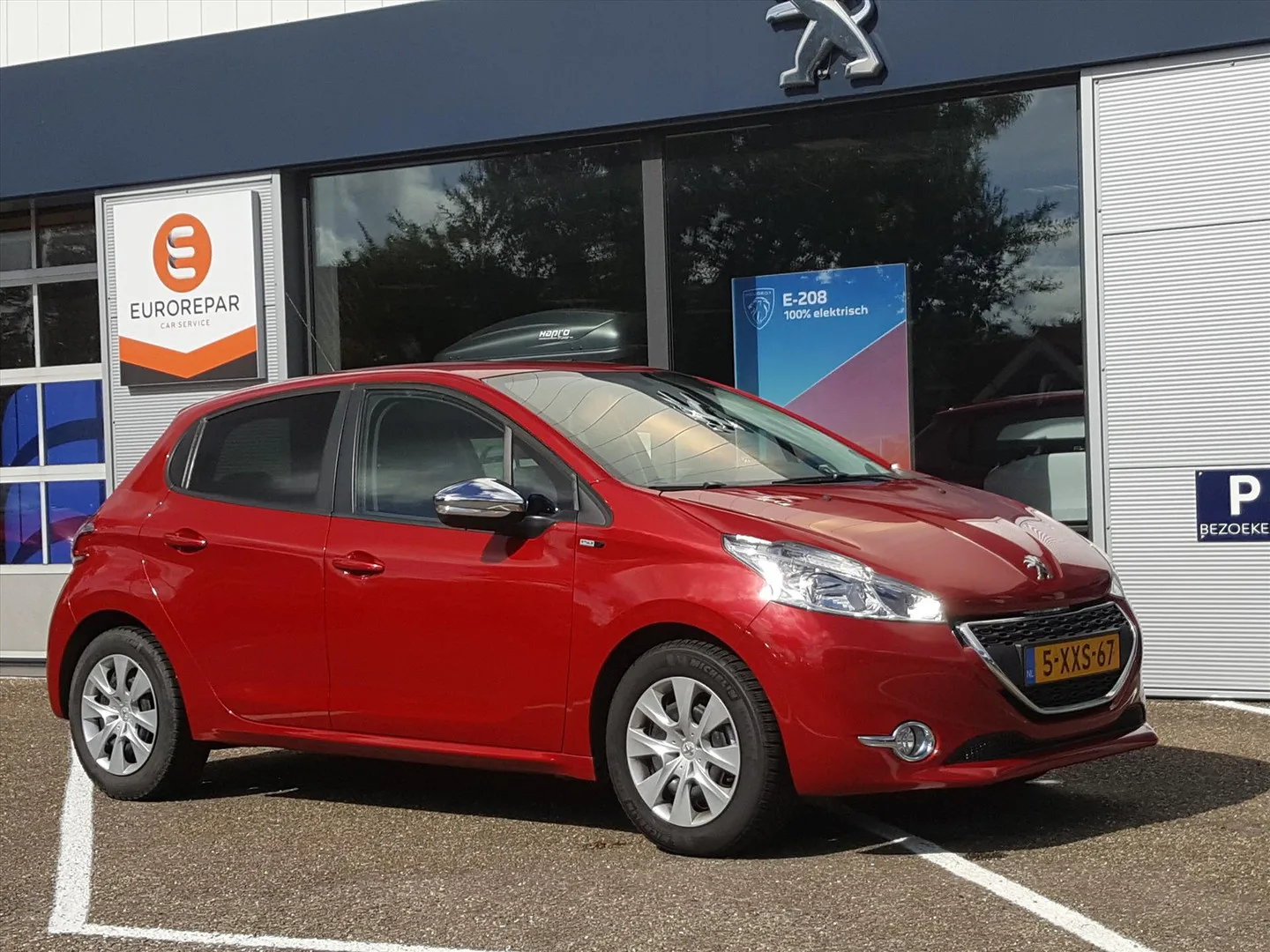 Peugeot 208 (2014) — foto 1