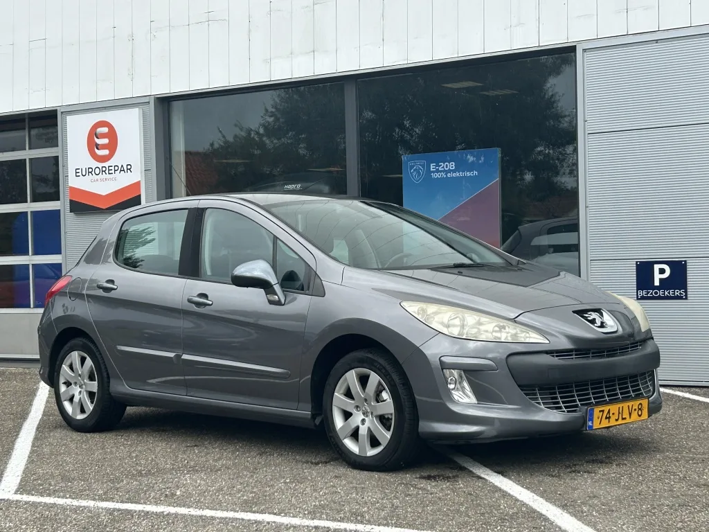 Peugeot 308 (2009) — foto 1