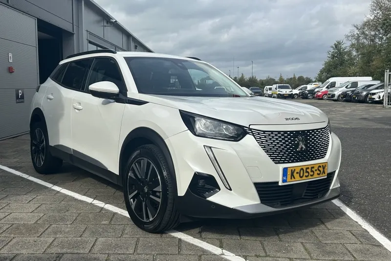 Peugeot e-2008 (2021)