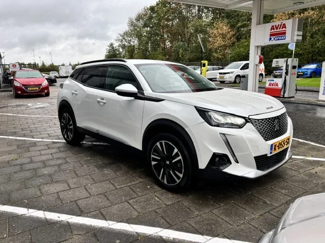 Peugeot e-2008 (2021) — foto 1