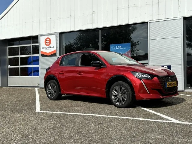 Peugeot e-208 (2023) — foto 1