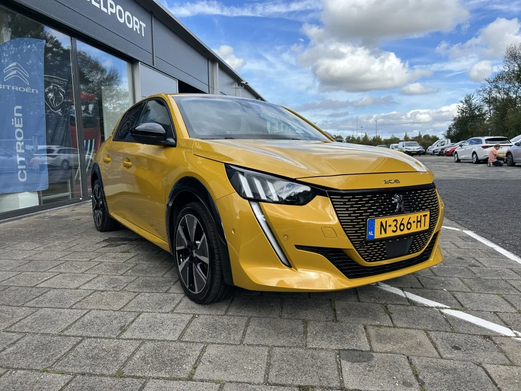 Peugeot e-208 (2021) — foto 1