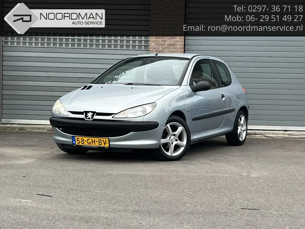 Peugeot 206 (2000) — foto 1