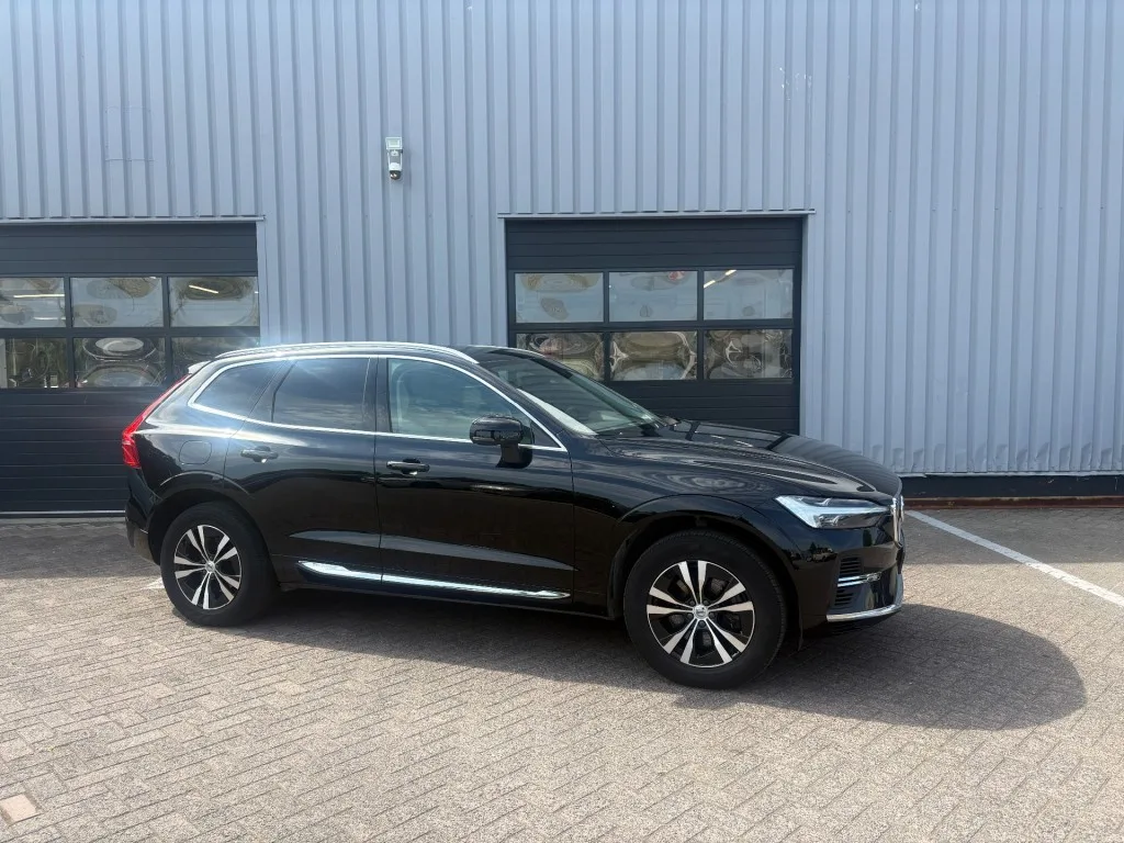 Volvo XC60 (2021) — foto 1