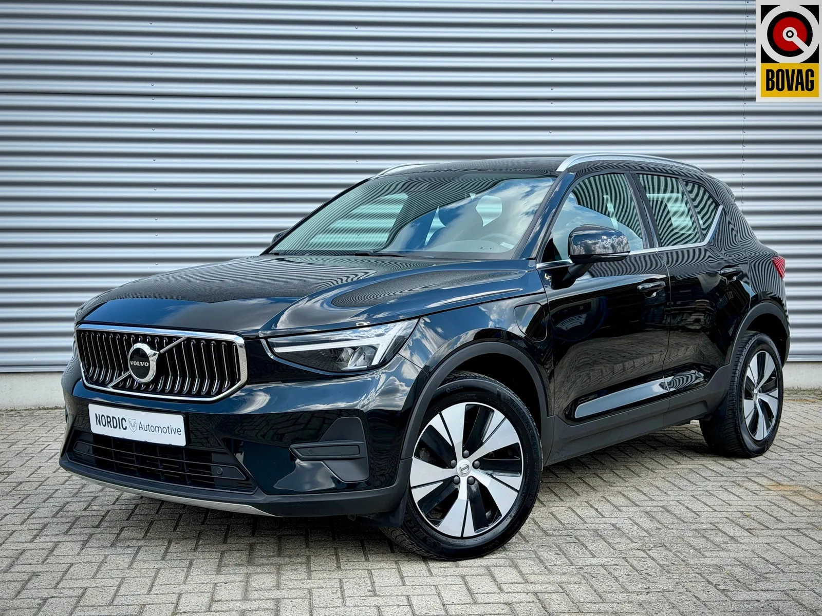 Volvo XC40 (2023) — foto 1