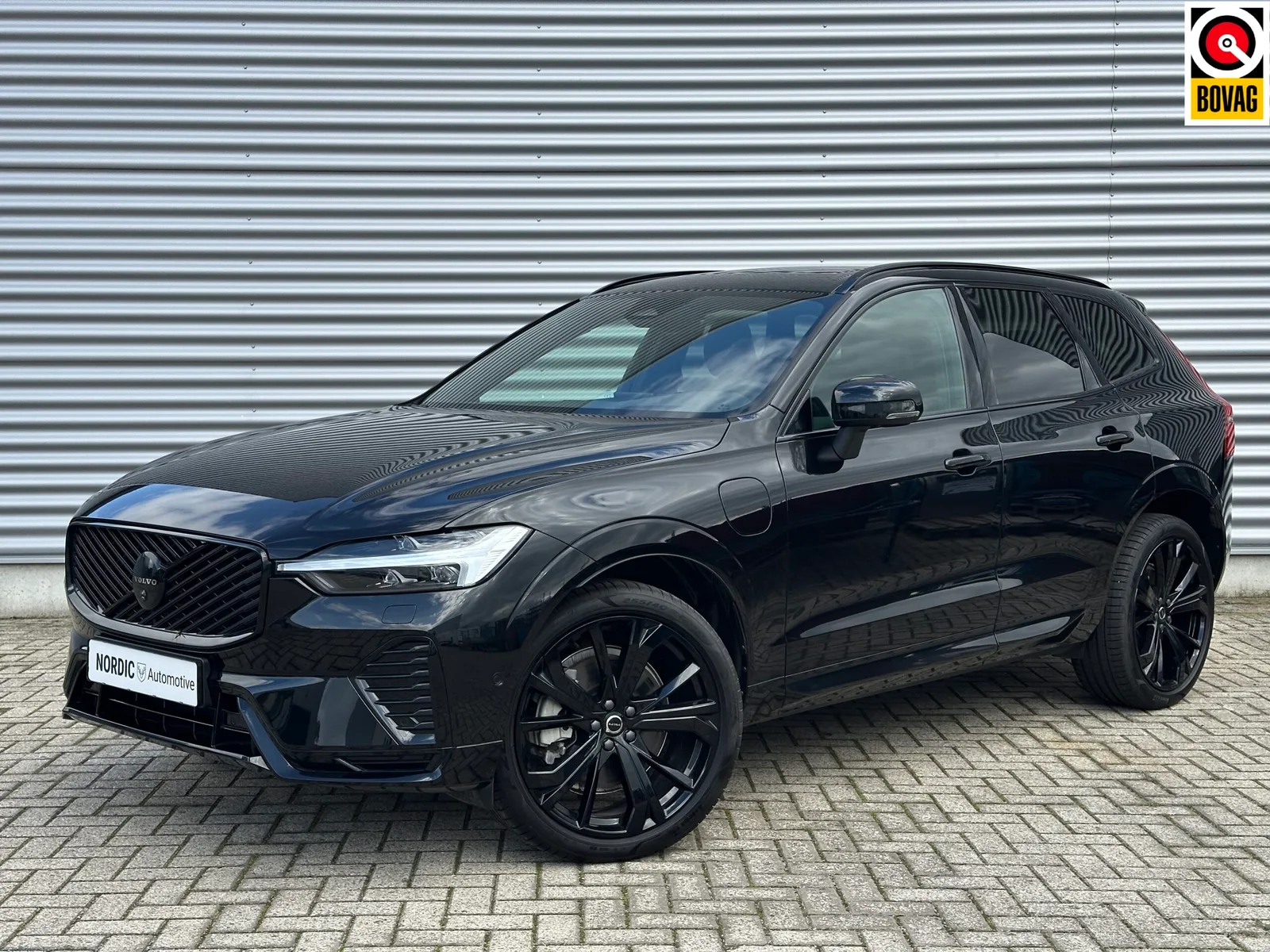Volvo XC60 (2025) — foto 1