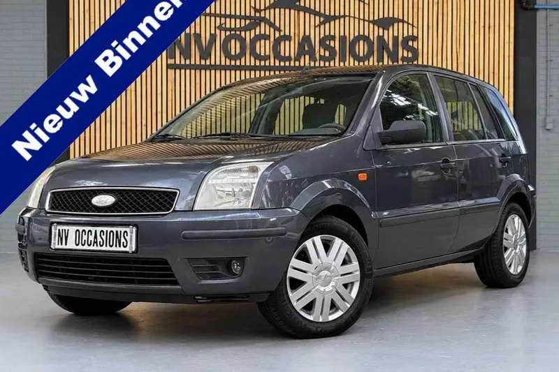 Ford Fusion (2003)
