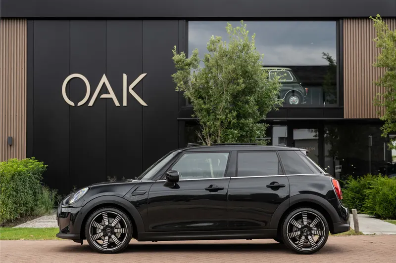 MINI Cooper (2023)