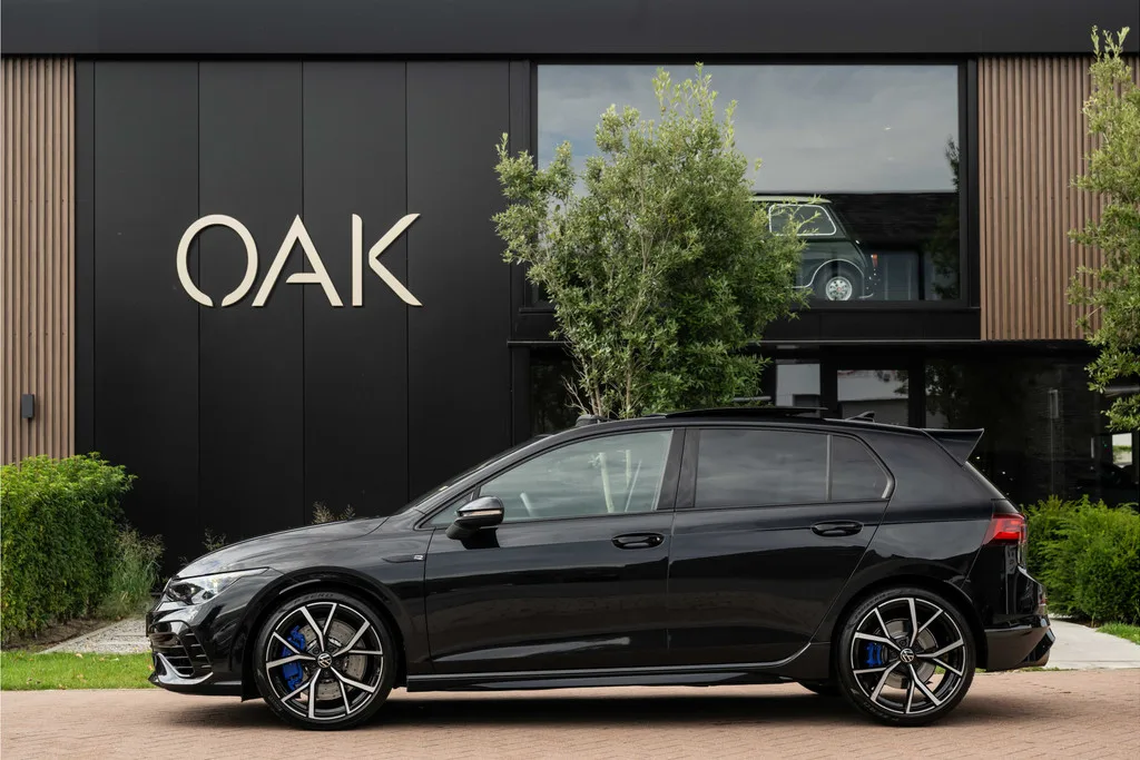 Volkswagen Golf (2021) — foto 1