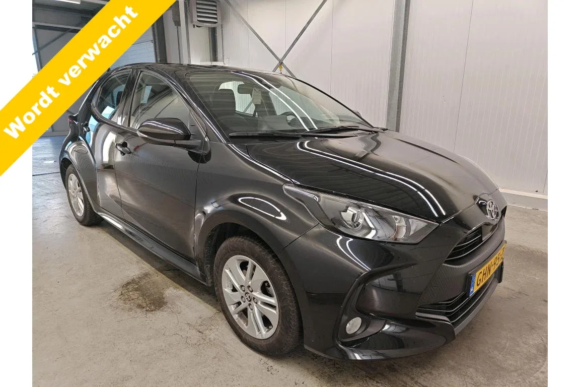 Toyota Yaris (2024) — foto 1