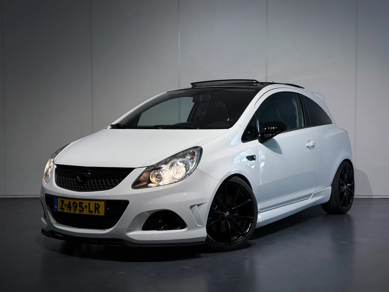 Opel Corsa (2009) — foto 1